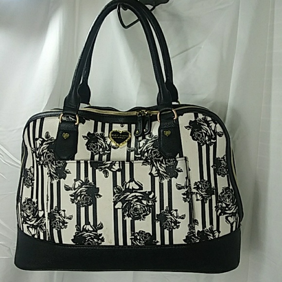 Betsey Johnson Handbags - Betsey Johnson Shoulder Bag